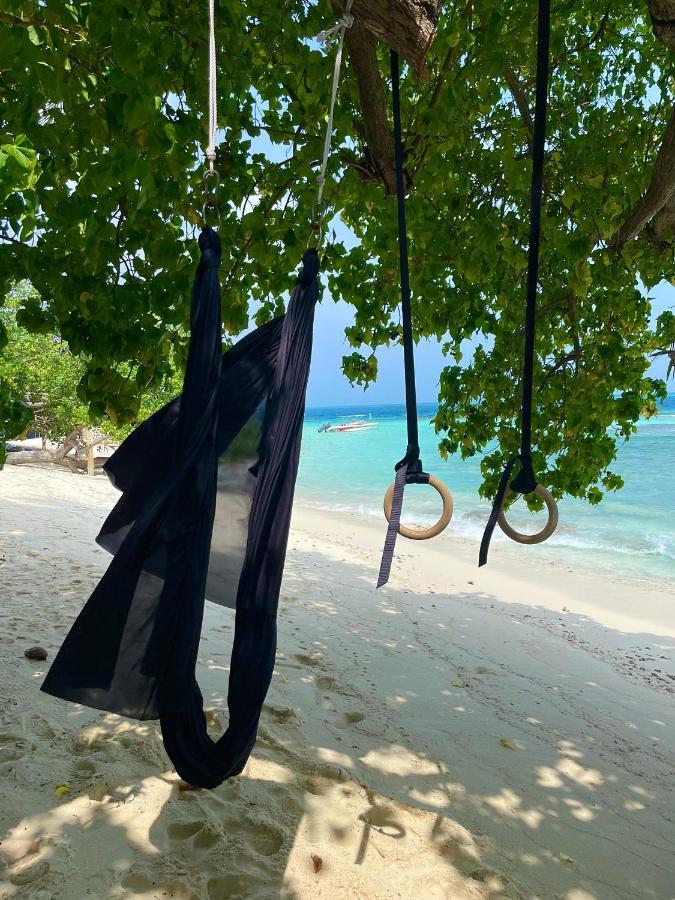 Samura Maldives Guest House Thulusdhoo Exteriör bild