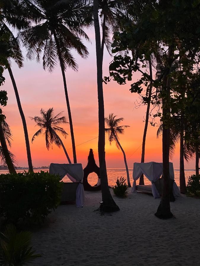 Samura Maldives Guest House Thulusdhoo Exteriör bild